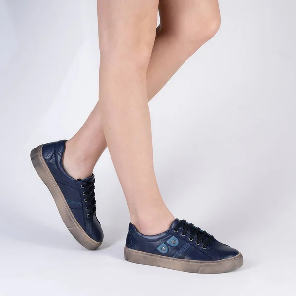 Clásico Bajo Nivel Encaje Para Mujeres Zapatillas Cuero Foto Las —  Fotos de Stock