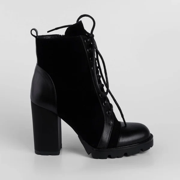 Black Women Leather Ankle Boot Demi Season Lacing High Thick — Stockfoto