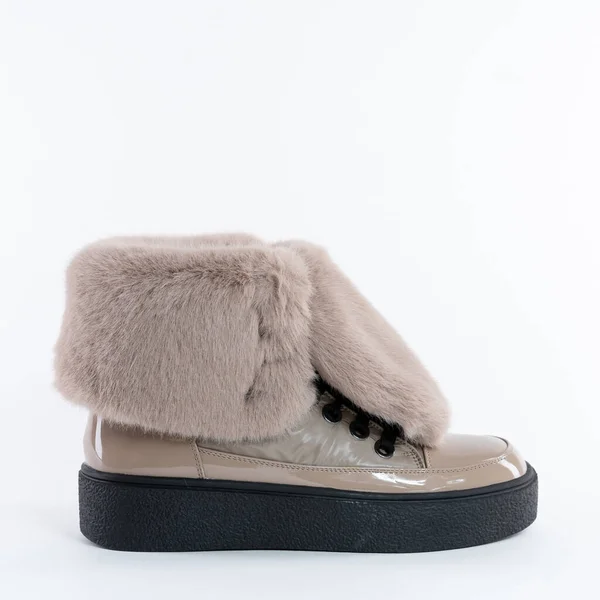 Kış Kadınları Kürklü Ayakkabı — Stok fotoğraf