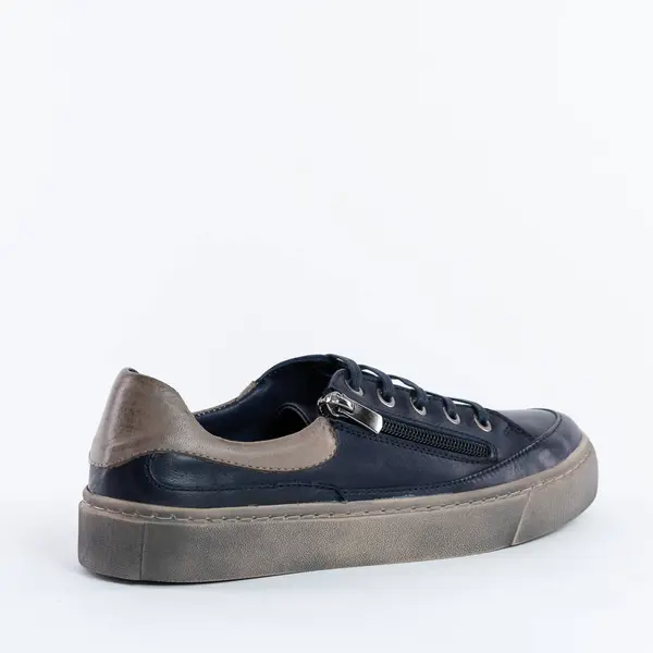 Unisex Låg Marin Läder Sneaker — Stockfoto