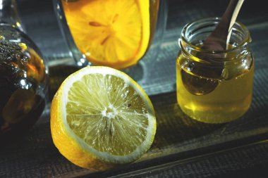 limon, siyah çay, tatlım. Çay partisi. Çaydanlık. 