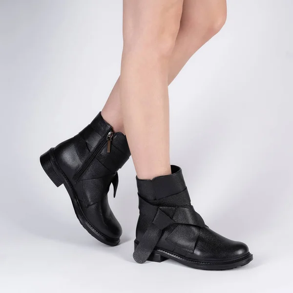 Original Demi Seasonal Leather Shoes Legs Model Shot Studio White — 스톡 사진
