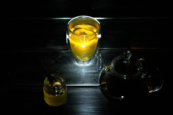 Heißer Schwarzer Tee Mit Zitrone Transparentem Thermostat Mit Honig — Stockfoto
