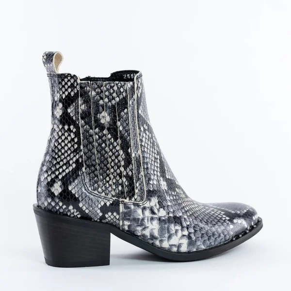 Clásico Snake Skin Print Leather Spring Autumn Heeled Ankle Boot —  Fotos de Stock