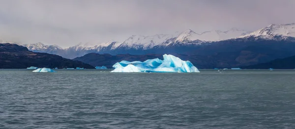 Gletscher im argentinischen see, los glaciares nationalpark — Stockfoto