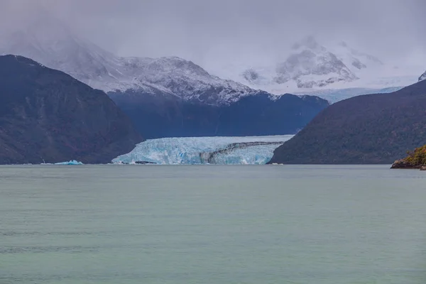 Παγετώνες στη λίμνη Argentino, εθνικό πάρκο Los Glaciares — Φωτογραφία Αρχείου