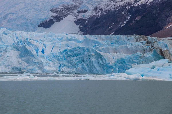 Gletscher im argentinischen see, los glaciares nationalpark — Stockfoto