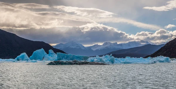 Ледники на озере Аргентино, Национальный парк Лос-Гласиарес — стоковое фото