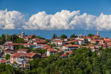 Eski manastır ve manzara Tbilisi ve Kutaisi Gürcistan yakınındaki