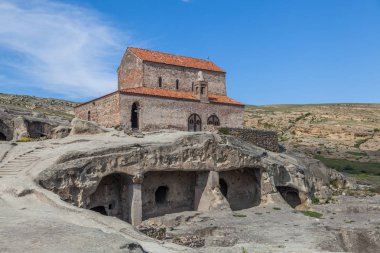 Eski manastır ve manzara Tbilisi ve Kutaisi Gürcistan yakınındaki