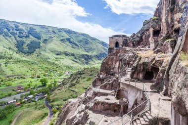 Eski manastır ve manzara Tbilisi ve Kutaisi Gürcistan yakınındaki