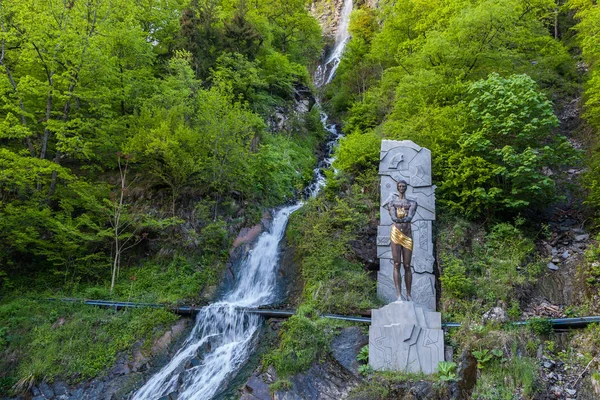 Eski manastır ve manzara Tbilisi ve Kutaisi Gürcistan yakınındaki