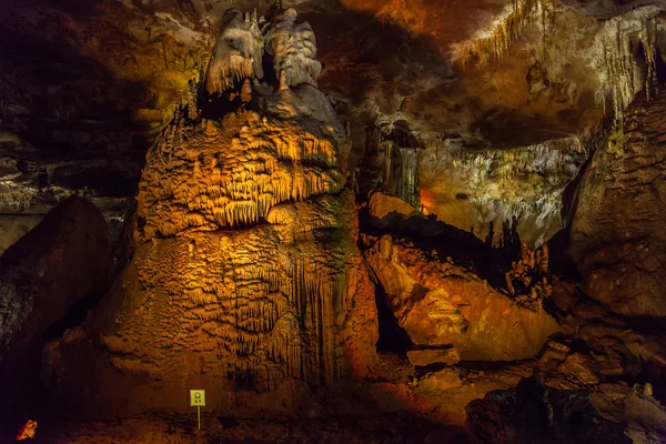 Grotta di stalattite Prometeo vicino Kutaisi, Georgia — Foto Stock