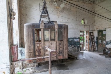 Eski şehir Tbilisi ve Gürcistan'daki Kutaisi yakınındaki Chiatura