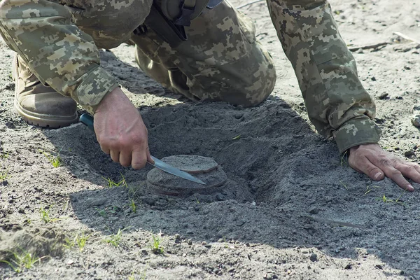 Военные на тактических учениях — стоковое фото