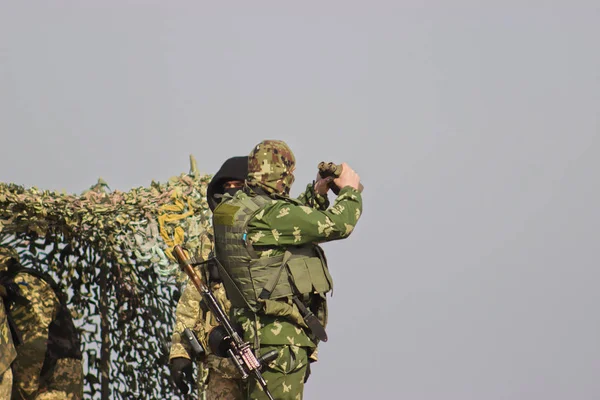Távcsövek at warfield zsoldos — Stock Fotó