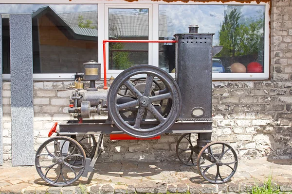 Liten lokomotivet hjul och motor detalj. — Stockfoto