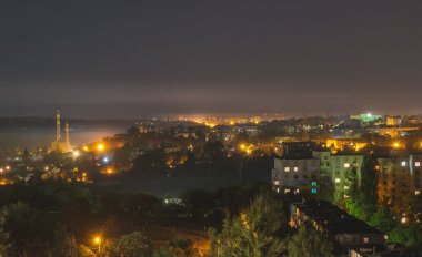 Gece çatıda