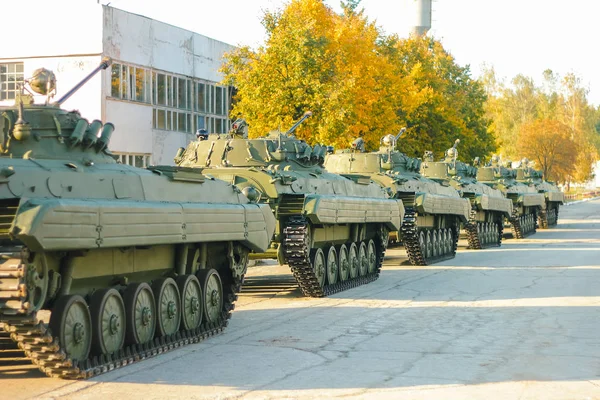 Gran tanque en la exposición — Foto de Stock