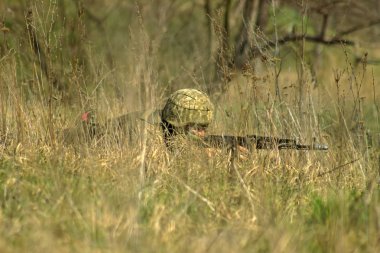 Ön saflarda. Savaş alanından pusu askeri saldırı