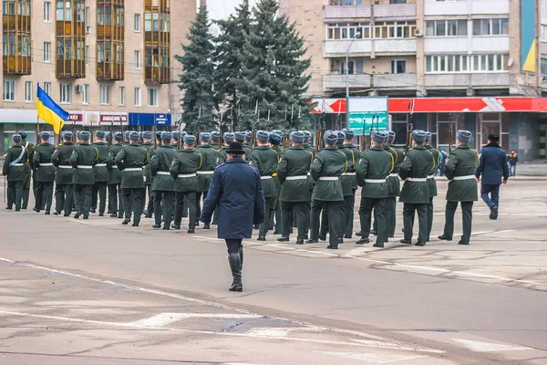 Desfile militar, fileiras de soldados — Fotografia de Stock