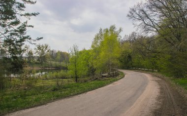 kötü asfalt yol