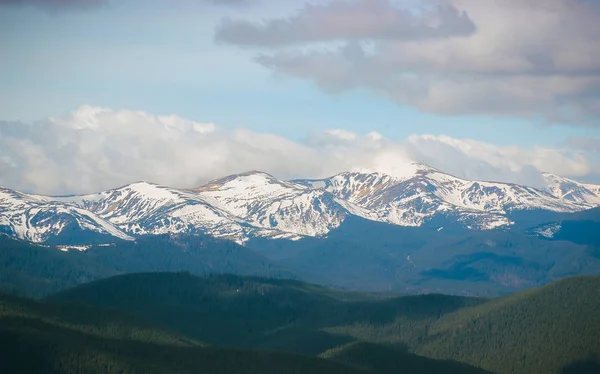 Landscape in the Carpathian mountains — Stock Photo, Image