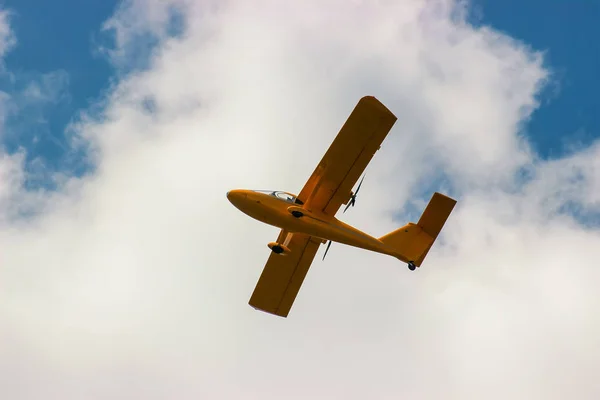 Aeronaves durante la aviación de vuelo — Foto de Stock