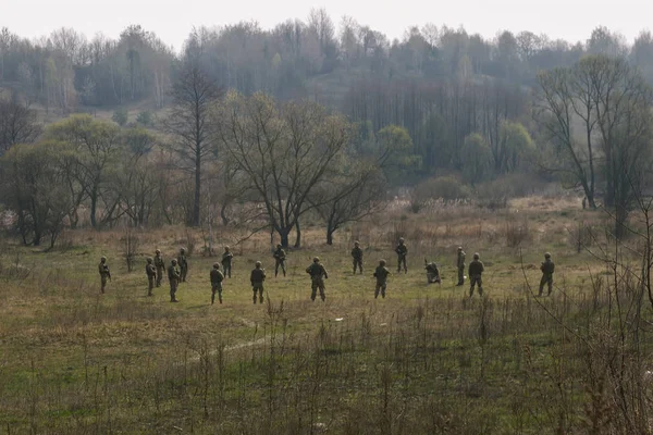 Ön saflarda. Savaş alanından pusu askeri saldırı