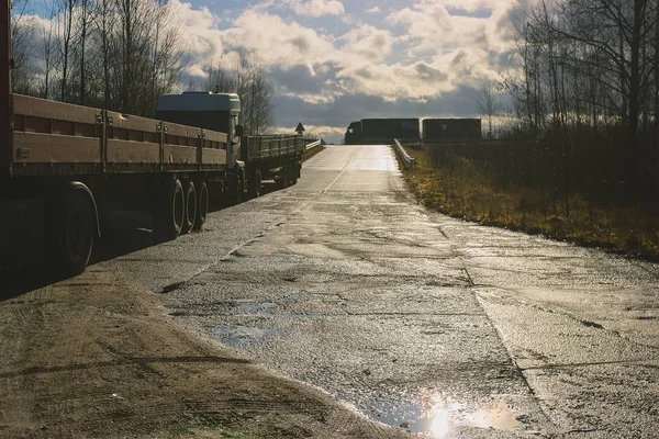 Imagens aéreas de transporte de caminhões de rede de transporte, cadeia de suprimentos — Fotografia de Stock