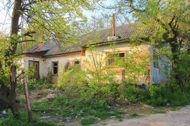 Yıkıldı evin içinde çalışan