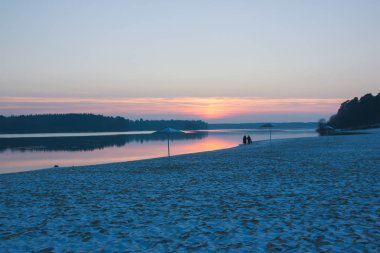 River küçük güzel gün batımı