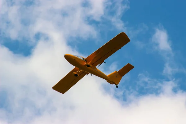 Aeronaves durante la aviación de vuelo — Foto de Stock