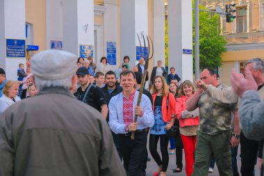 Jitomir, Ukrayna - 20 Haziran 2015: Lideri radikal parti Oleg Lyashko dirgen ile