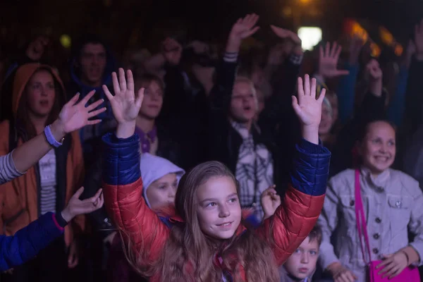 Zhytomyr, ukraine - 2. September 2016: Kinder tanzen beim kostenlosen Musikfestival — Stockfoto