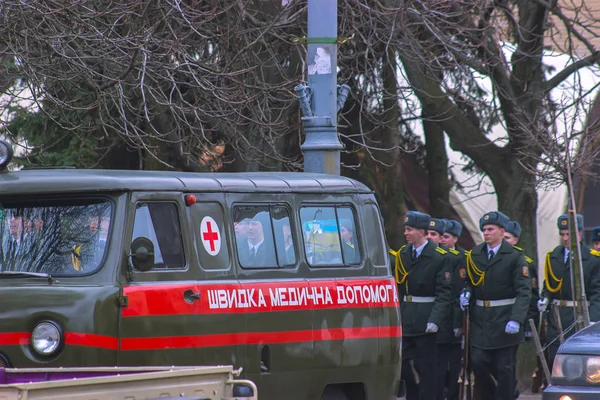 Zhytomyr, Ukraine - 10 septembre 2014 : Équipe de la Croix-Rouge — Photo