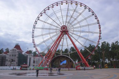 Kharkiv, Ukrayna - 07 Eylül 2017: Simgesel Yapı tarihi atlıkarınca