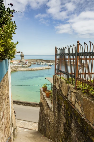 Paisaje marino en Lastres, pueblo costero marinero en Asturias, España — Foto de Stock