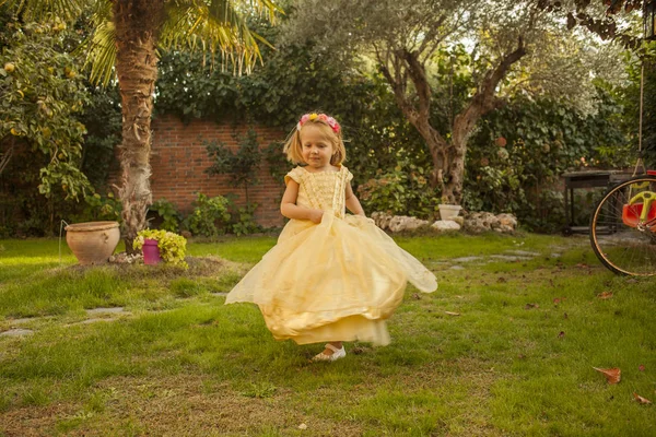 Girl Princess Costume Playing Garden Outdoors — Stock Photo, Image