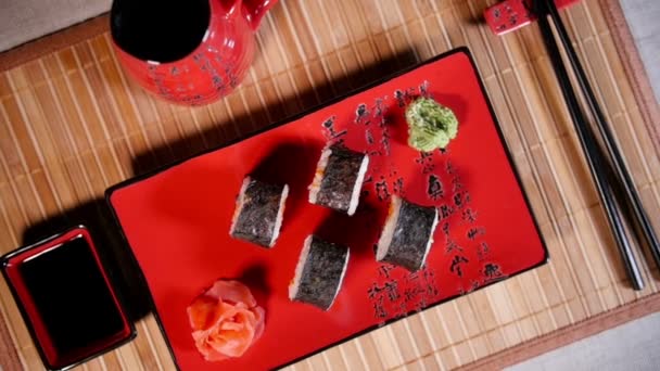 Sushi Makanan tradisional Jepang — Stok Video