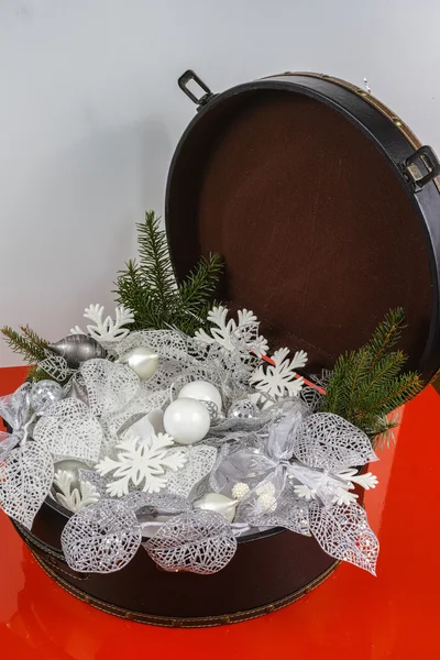 Vintage brown coffer with white christmas tree decoration — Stock Photo, Image