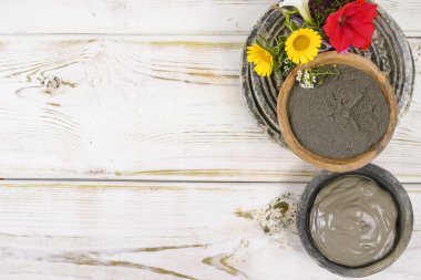 Spa ve güzellik için Antik Mineraller - siyah kil toz ve çamur maskesi
