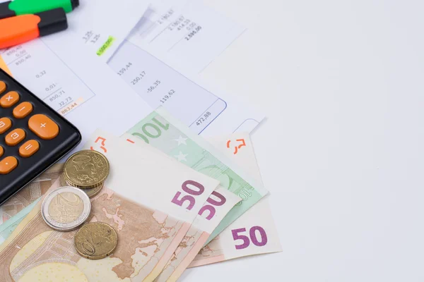 Yardımcı programı veya ipotek faturaları, hesap makinesi ve Euro banknot ve madeni paralar