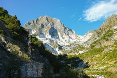 Apuan alps Massa Carrara beyaz mermer ocakları