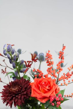 Renkli çiçekler buket kopya alanı