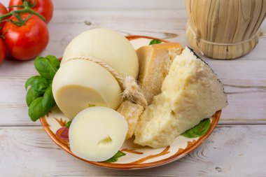 En iyi İtalyan peynir - taze caciocavallo, pecorino, parmesano