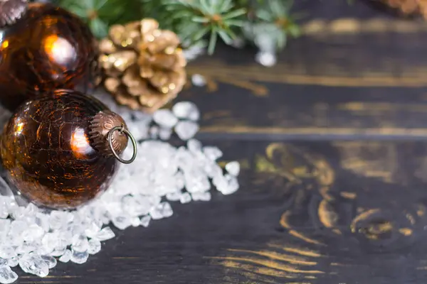 Handgemachte schwere Glaskugel für Weihnachtsbaum Kopierraum — Stockfoto