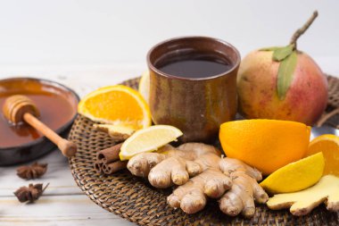 Doğal grip ve soğuk çare - portakal ve limon meyve, taze zencefil