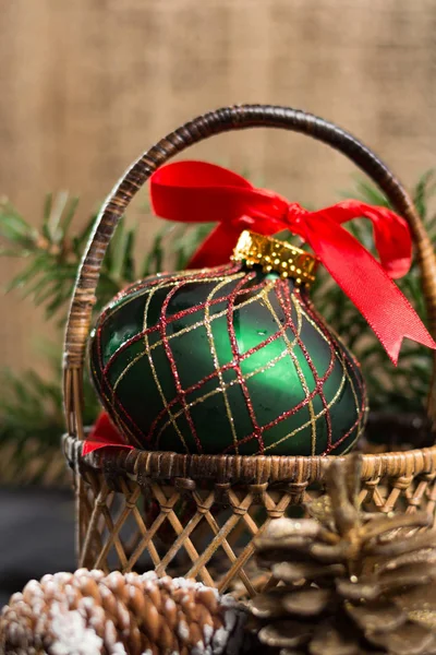 Palla Ornamento Verde Inglese Fatta Mano Albero Natale Decorazione Natalizia — Foto Stock