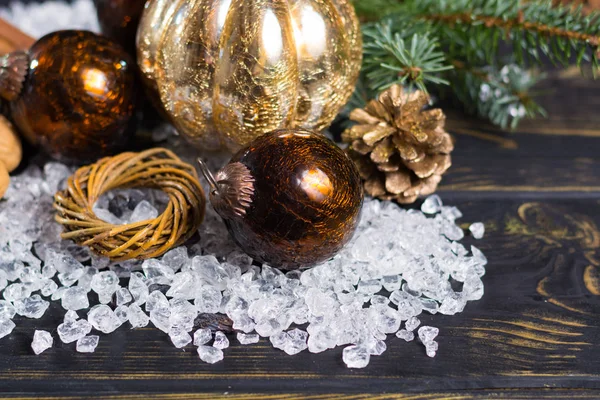 Handgemachte schwere Glaskugel für den Weihnachtsbaum — Stockfoto